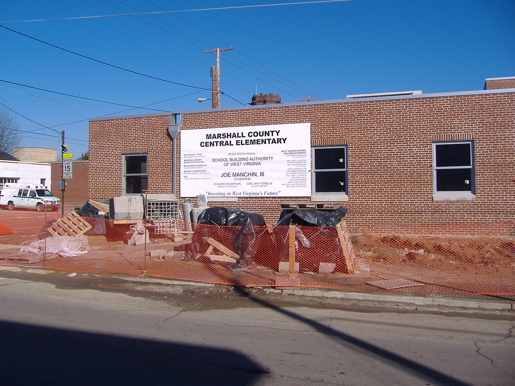 dscf2769 Central Elementary School, Moundsville WV. Willy Nelson