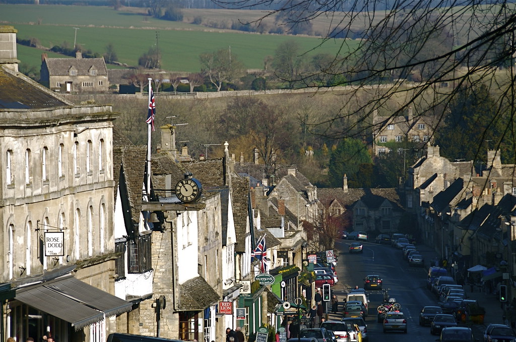 Burford The town of Burford on the river Windrush was the … Flickr
