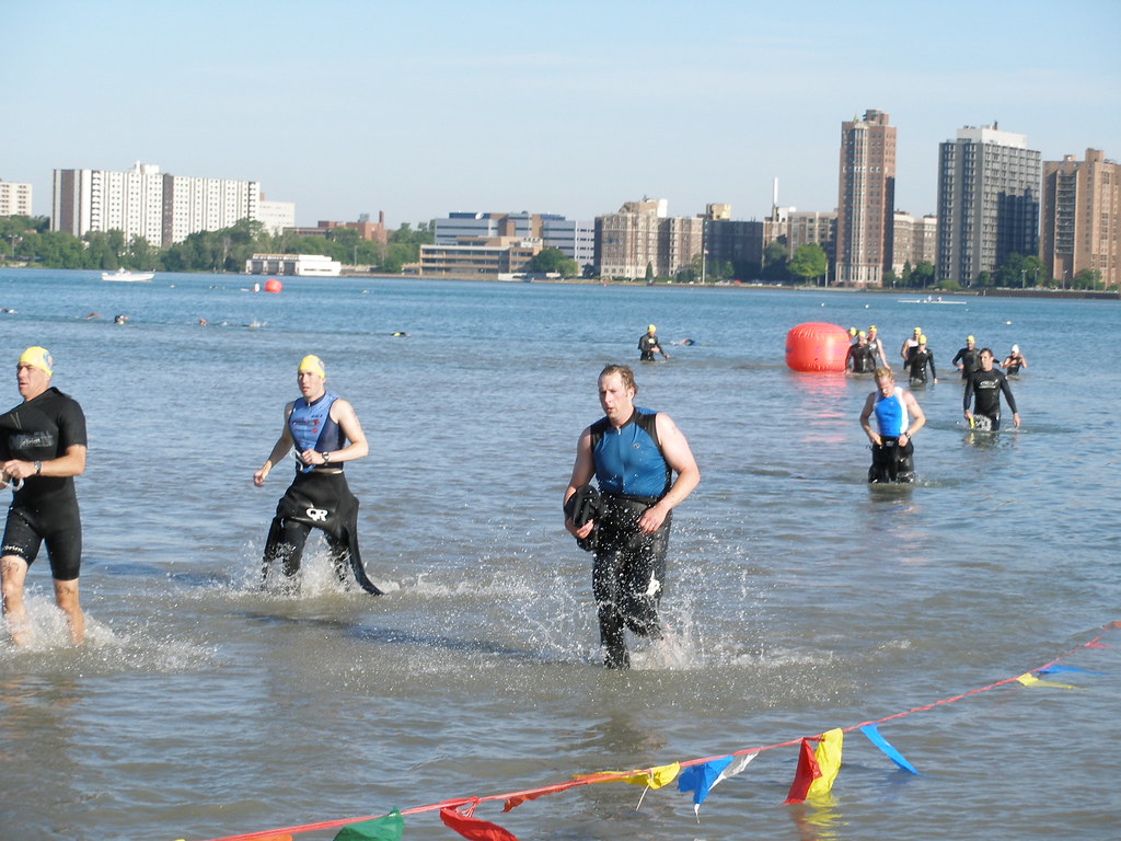 Finishing up the swim; Detroit River Sparetireracing Flickr