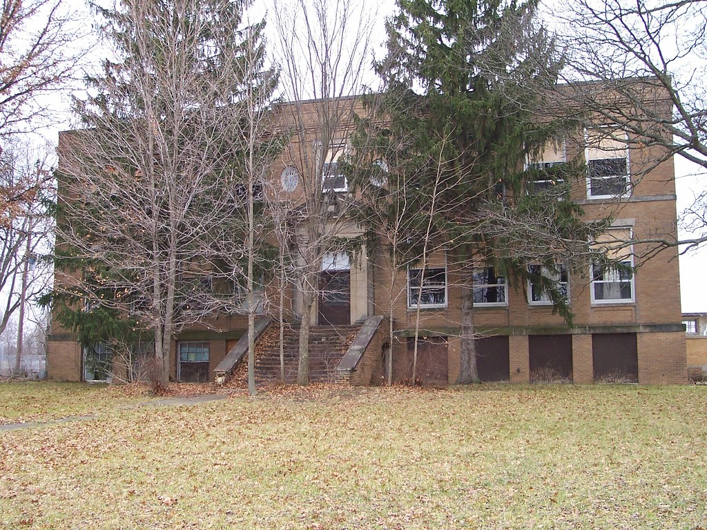 OH Kilbourne School Abandoned school in Kilbourne, Ohio.… Flickr