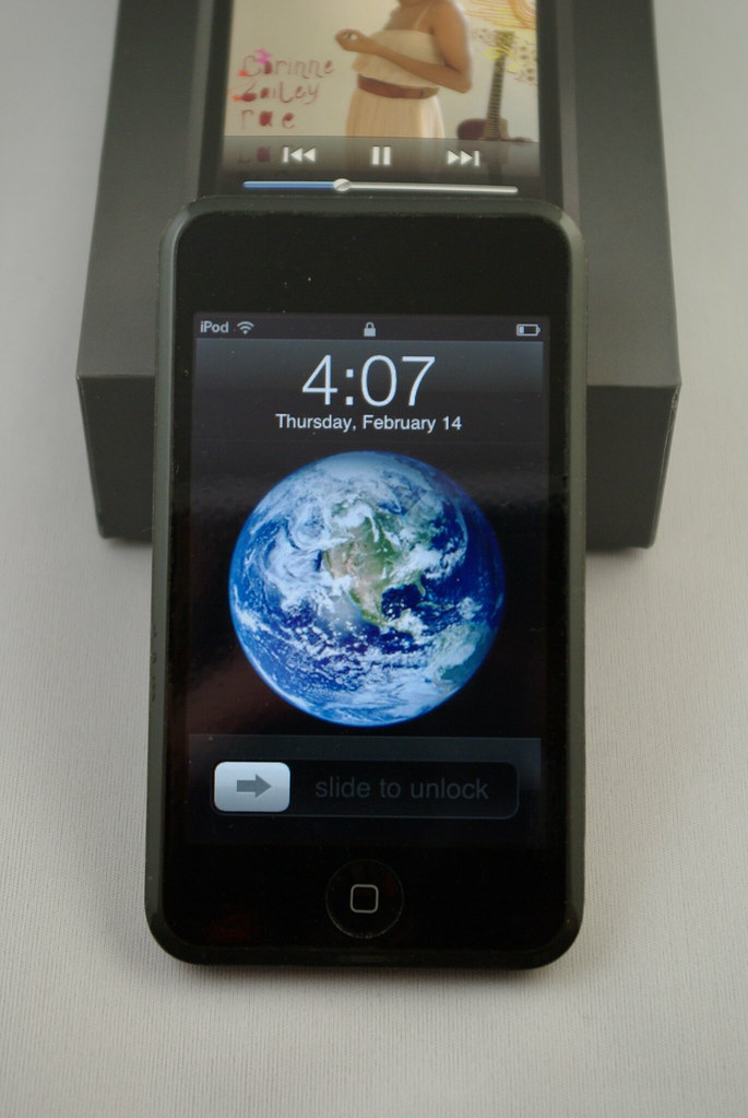 IMGP0341 photos of my mintcondition 16gb ipod touch. It's… Flickr