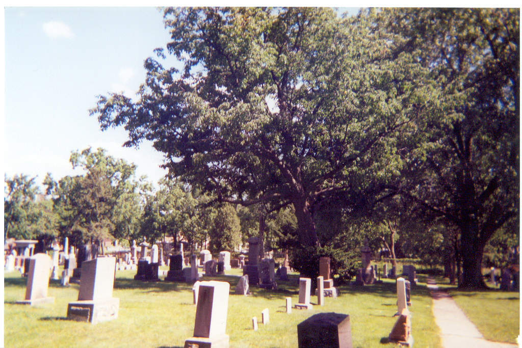 Drummond Hill Cemetery It was on this spot, facing in this… Flickr