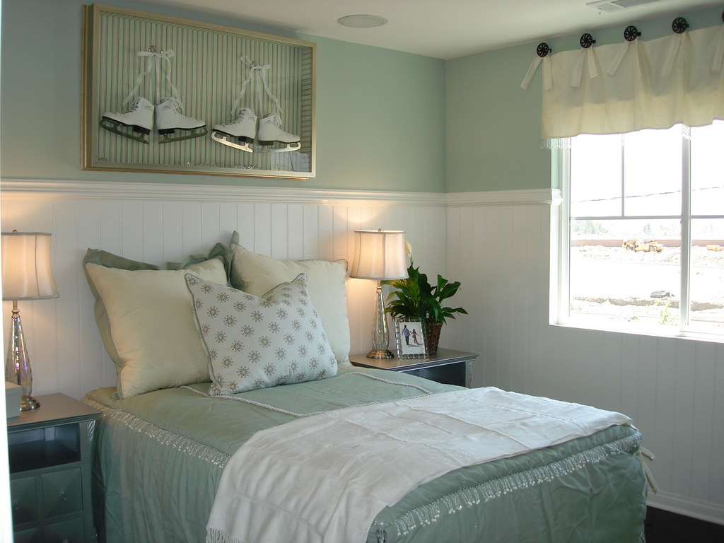 Girl's Bedroom "Ice Skating" themed. I shadow boxed ice sk… Flickr