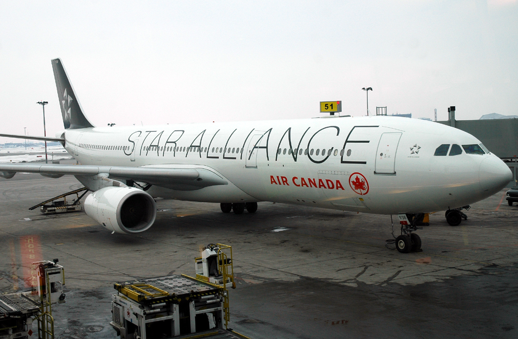 Air Canada's Star Alliance A330 CGHLM looking nice as it'… Flickr
