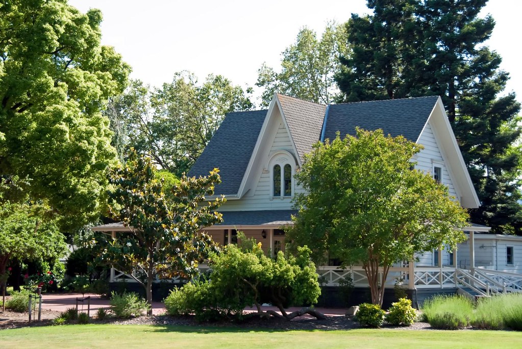 Century House (front) Century House is a well known landma… Flickr