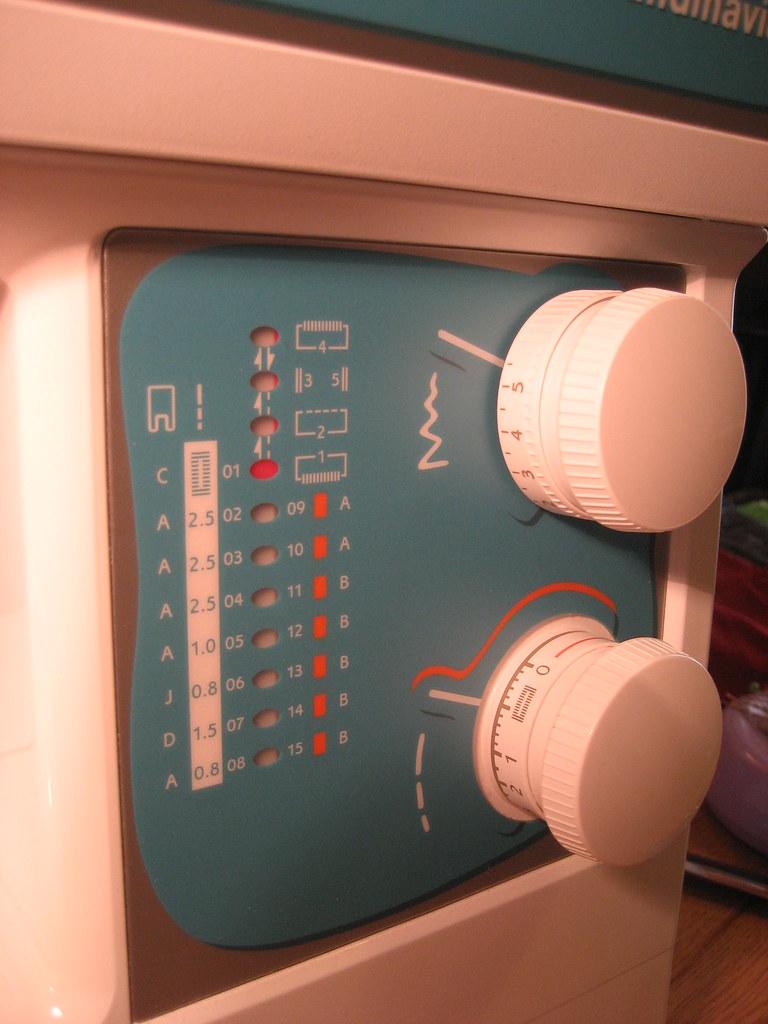 Husqvarna/Viking Buttonhole Attachment Tutorial A tutorial… Flickr