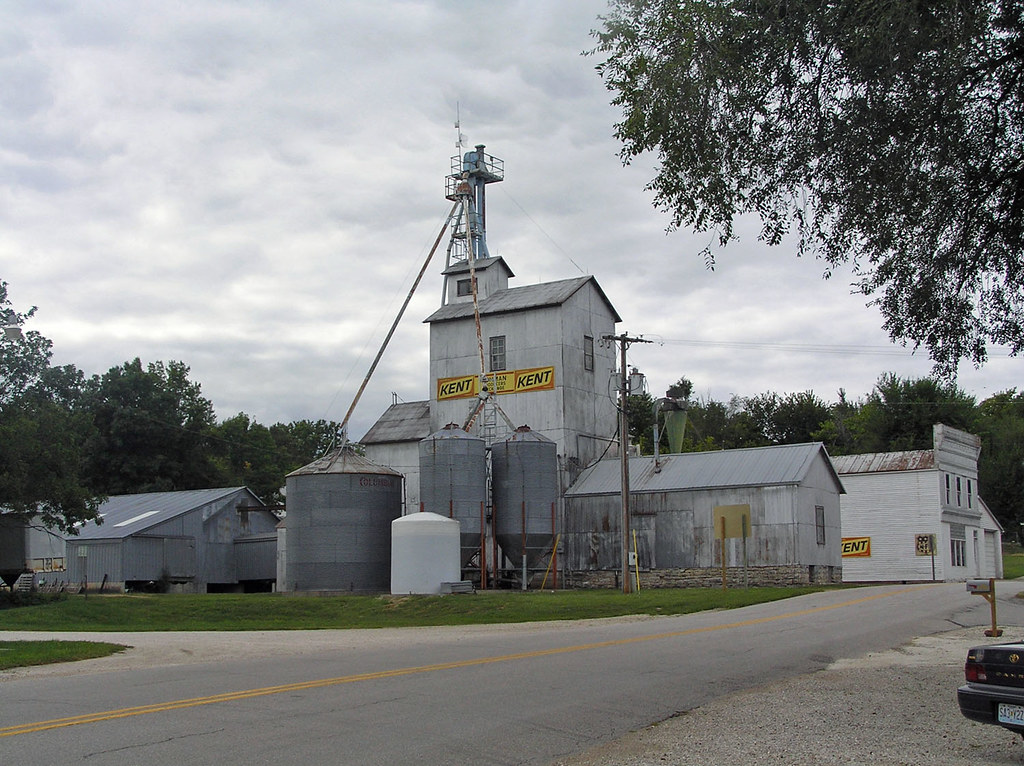 Lohman grain operations Lohman was a Missouri Pacific rail… Flickr