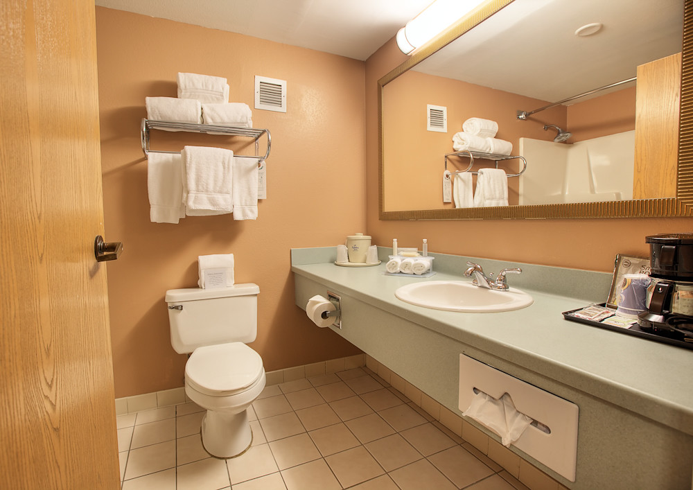 Bath Room Bath Room at Holiday Inn Express Ocala Hotel Mid… Flickr