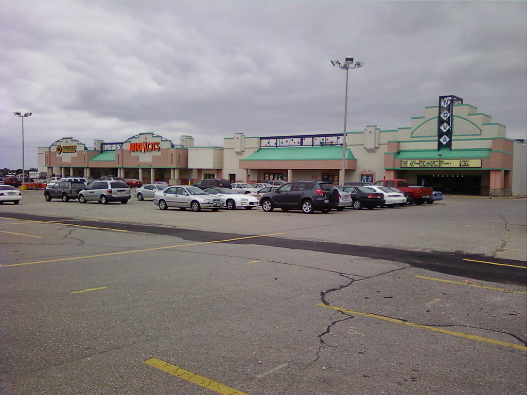 Haymarket Mall Des Moines, Iowa Nova Theater, Big Lots, and