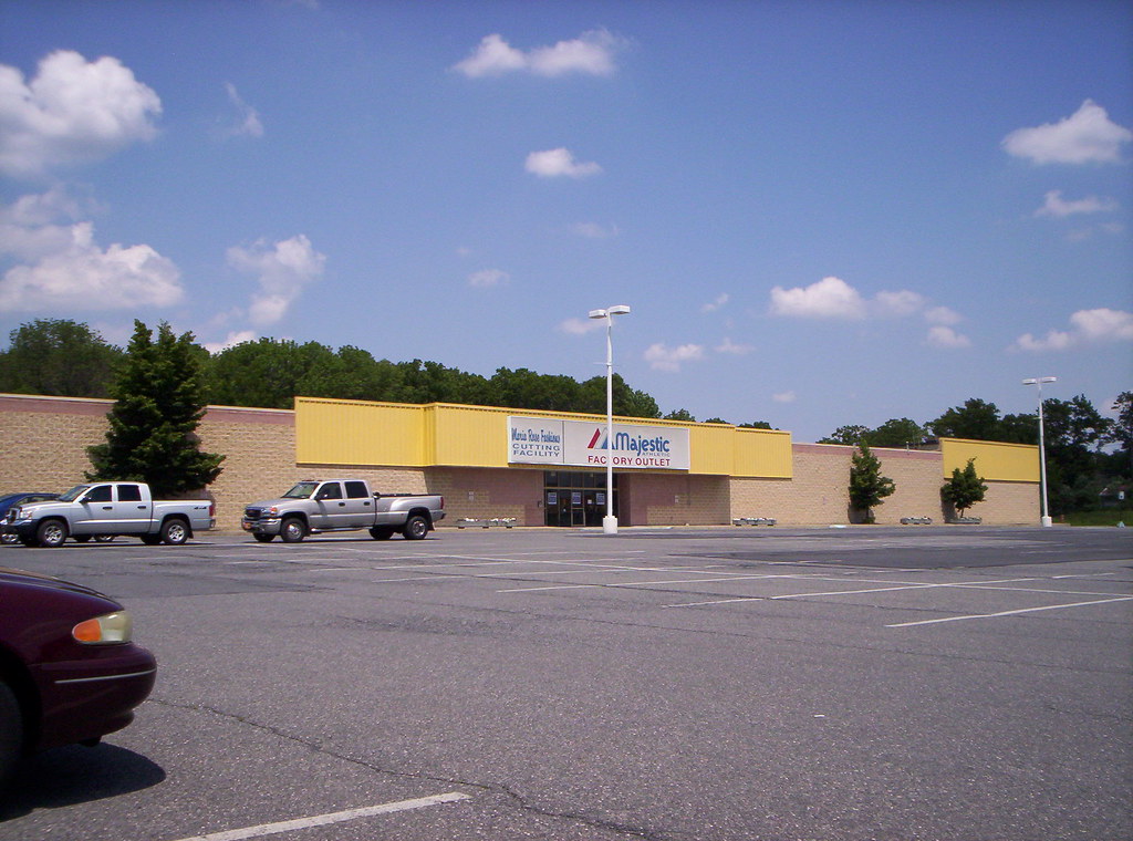 Jamesway Pen Argyl, PA (2) Bangor Plaza, 1361 Blue Valle… Flickr