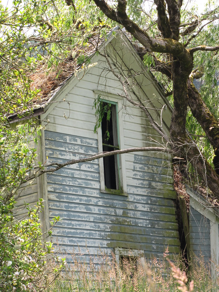 Old house This old house on the way to Longview, Wa on Hwy… Flickr