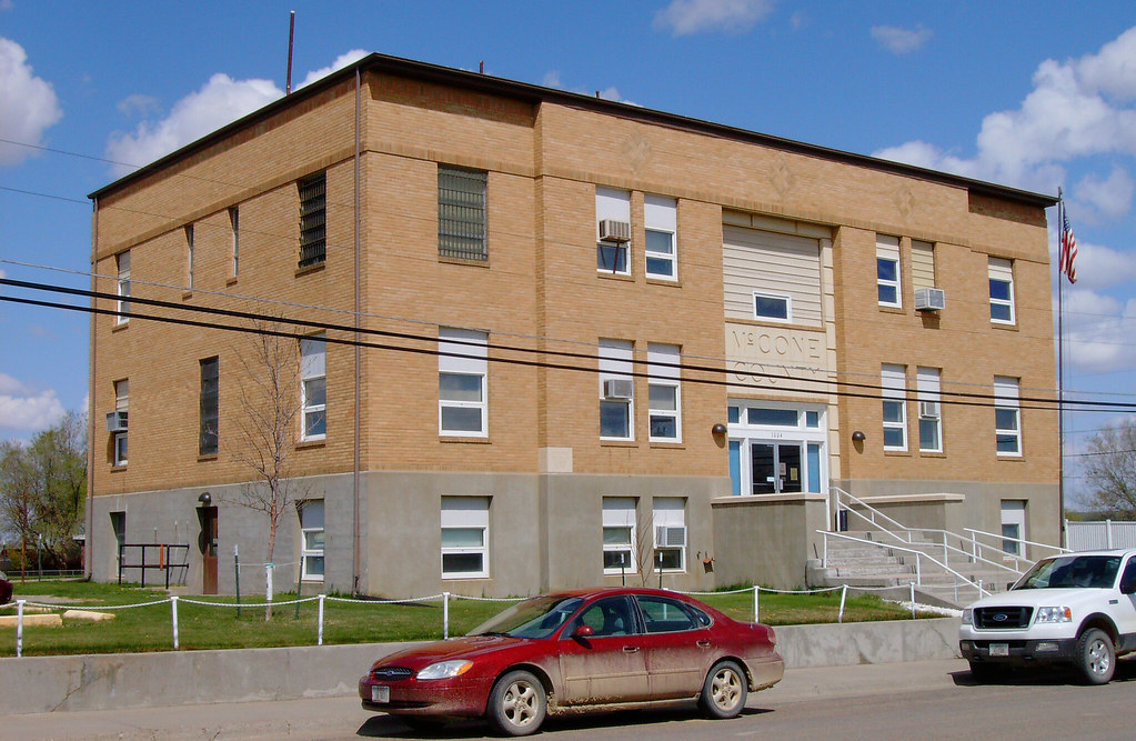 McCone County Courthouse (Circle, Montana) This nice court… Flickr