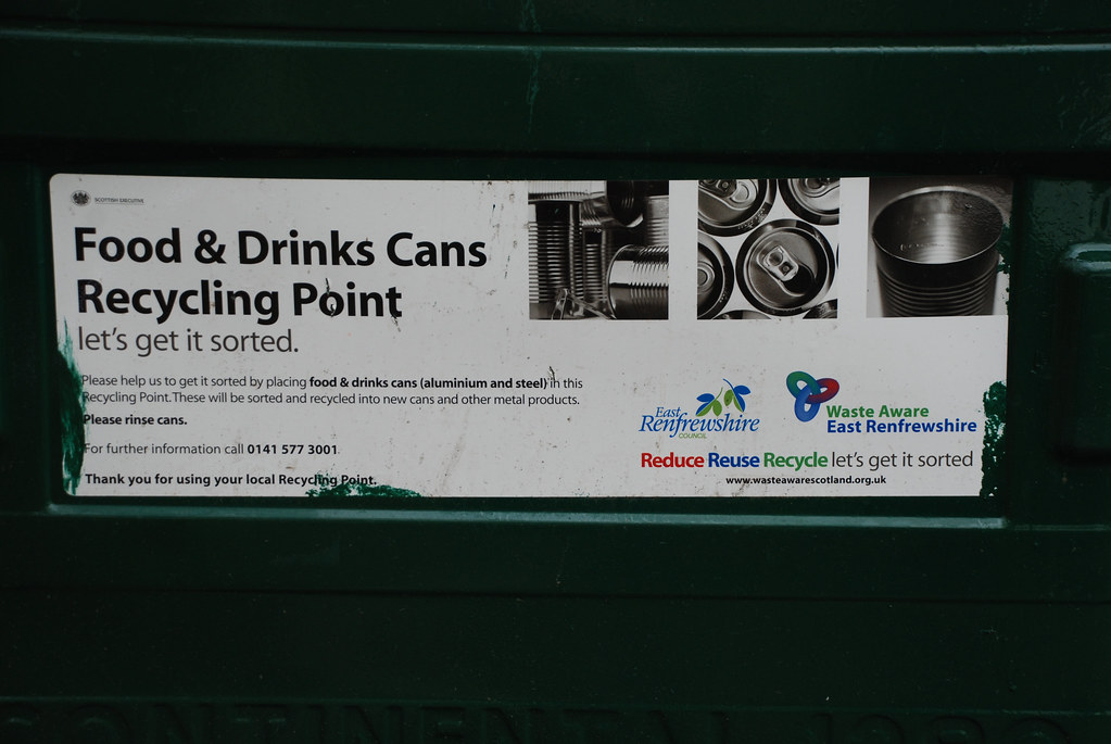East Renfrewshire Recycling Bin Signage 5 We think recycli… Flickr