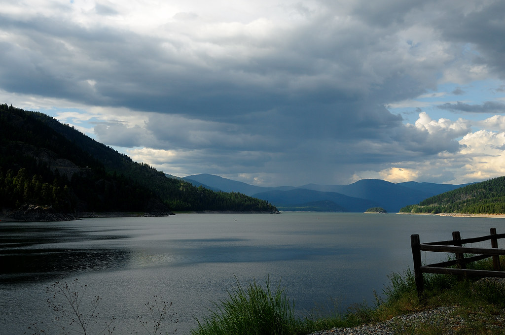 Lake KooCanUsa A stormy dusk looking N up Lake Koocanusa. … Flickr