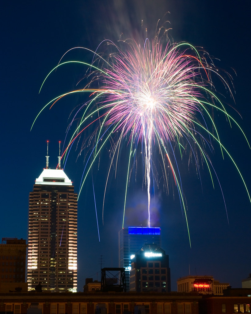 2009 Indy Fireworks I shot these from the top of the Union… Flickr