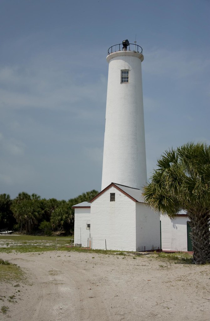 Egmont Key Lighthouse We took a ferry from Fort Desoto Sta… Flickr