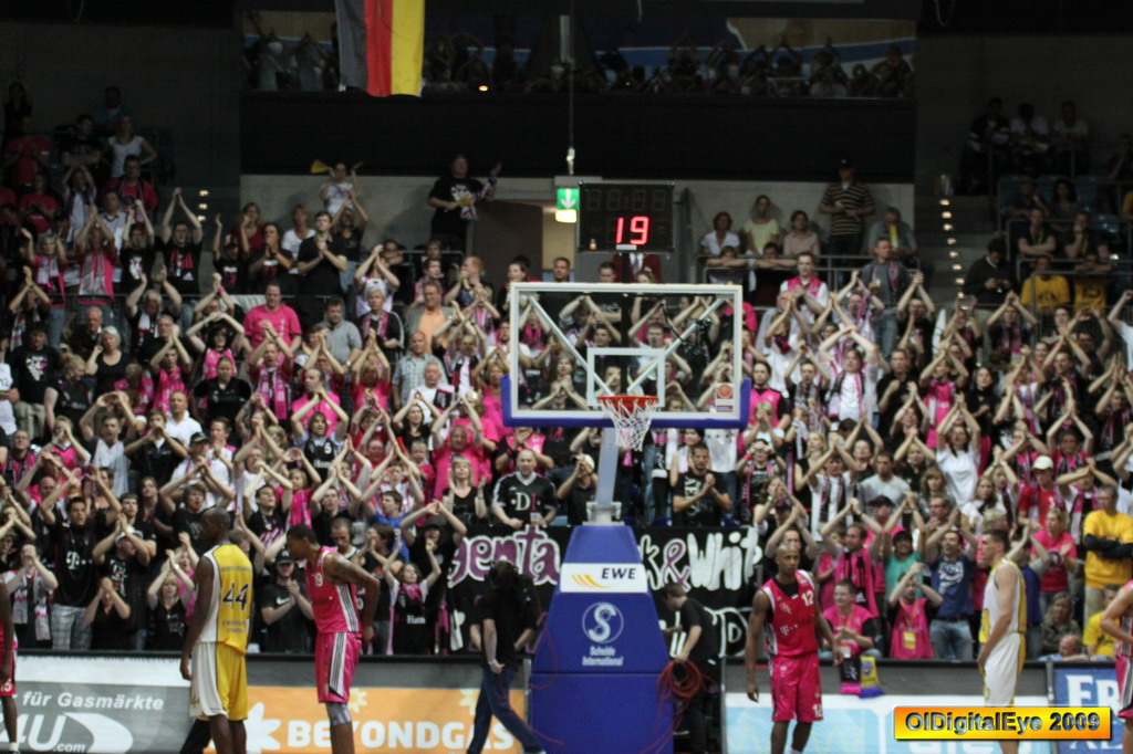 oldenburg EWE BASKETS vs TELEKOM BONN FINAL 1 foto by OlDi… Flickr