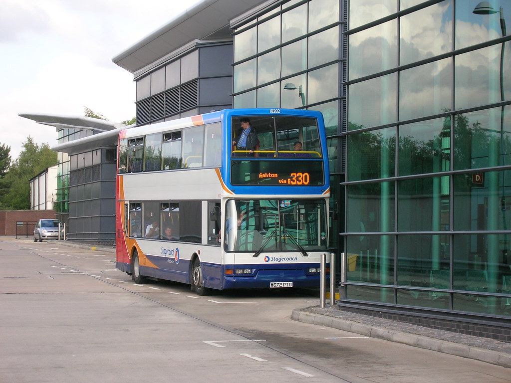 Dennis Trident, Hyde bus station East Lancashire bodywork,… Flickr