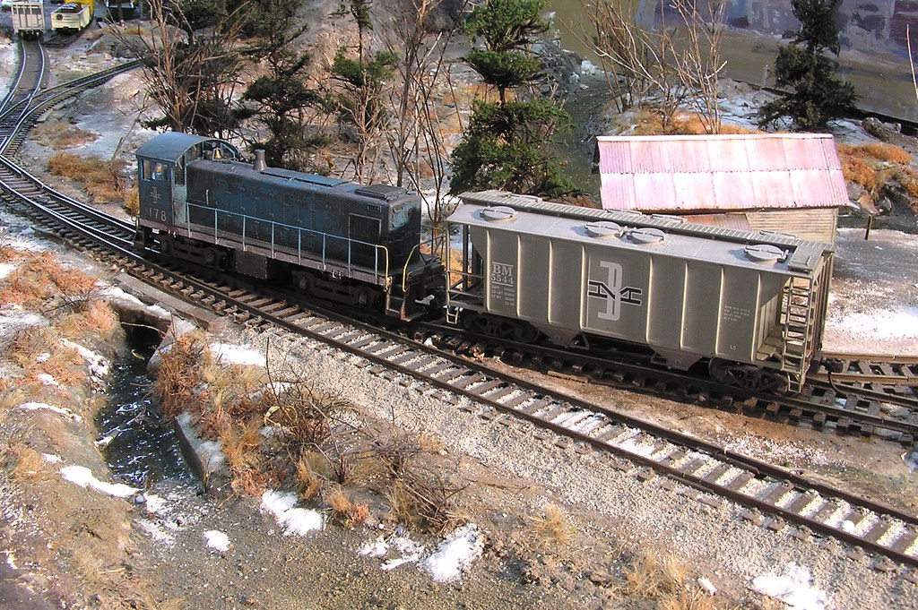 Boston and Maine S3 and hopper Proto 2000 loco, Atlas hopp… Flickr