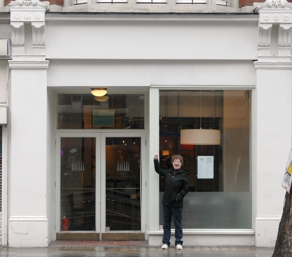 DSC_1640 All that's left of Marks & Co, 84 Charing Cross R… Flickr