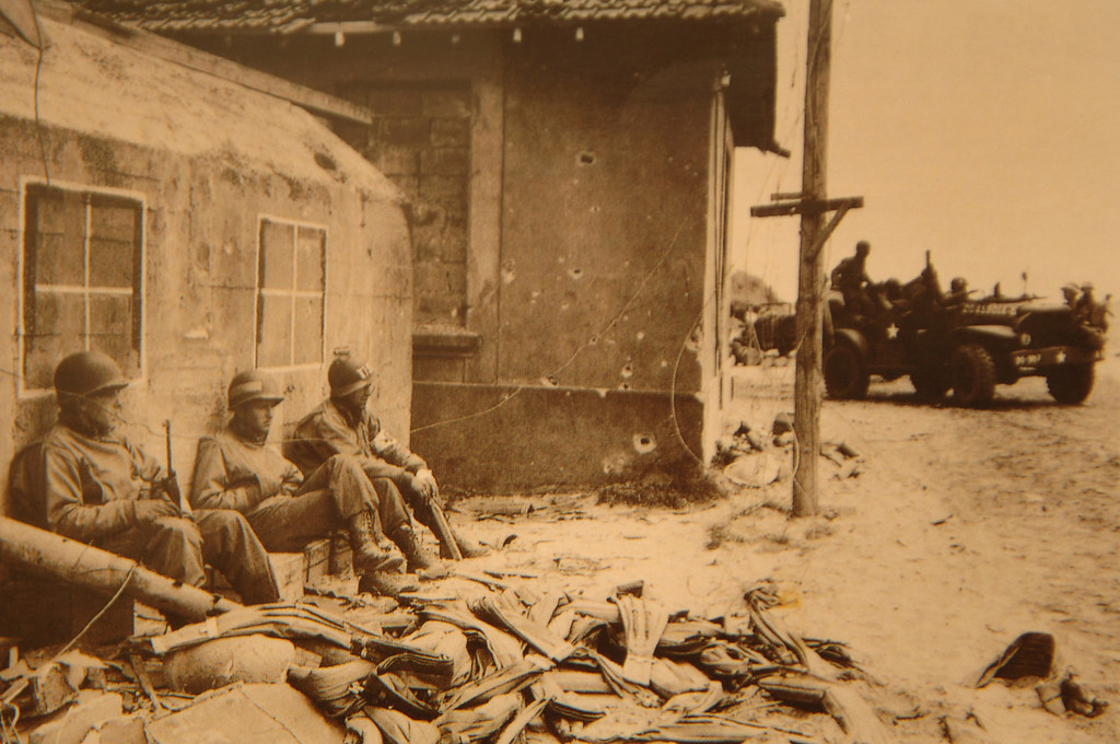 DDay 65th Anniversary United States Army Soldiers pose fo… Flickr