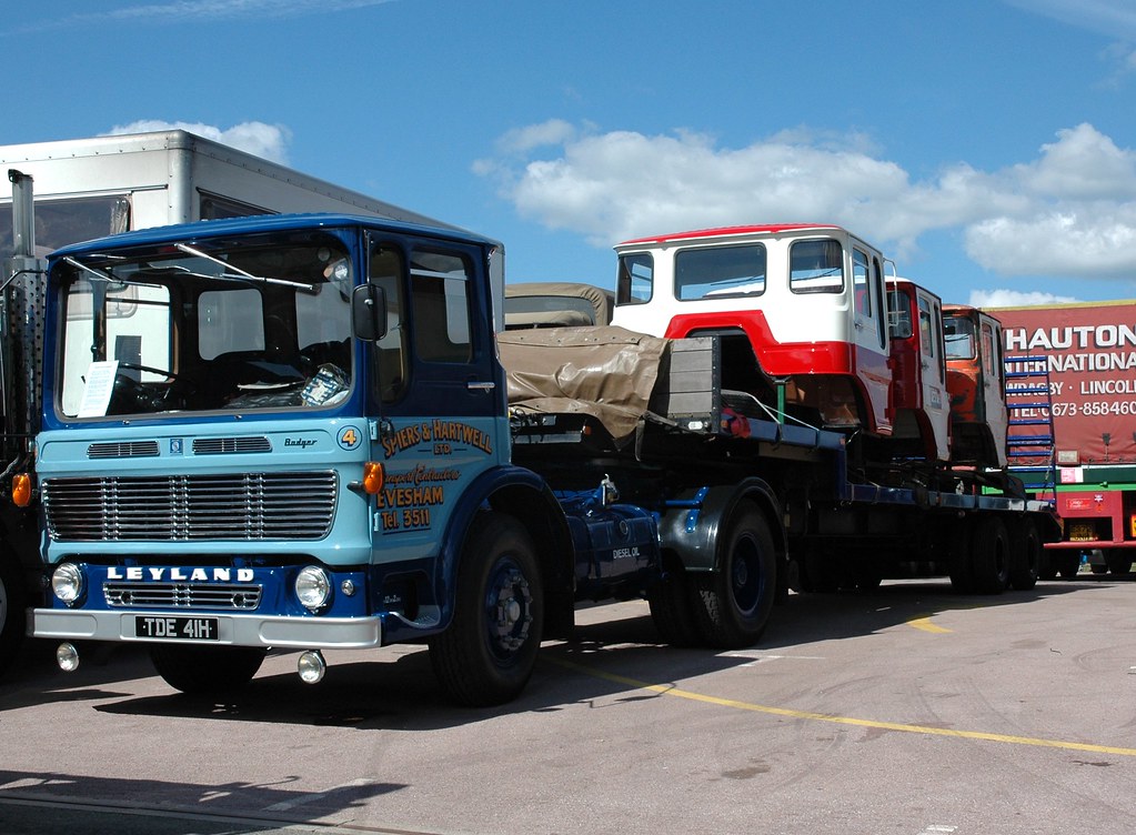 Leyland Badger pulling the Ergomatic Summer sale stock Flickr