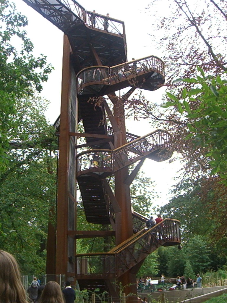 Hampton Court, Kew Gardens, Brick lane 118 stairs up to th… Flickr