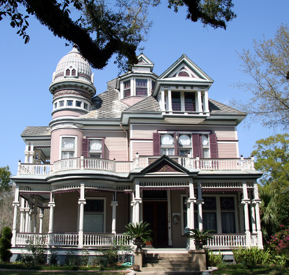 Old Victorian House Mobile, Al a photo on Flickriver