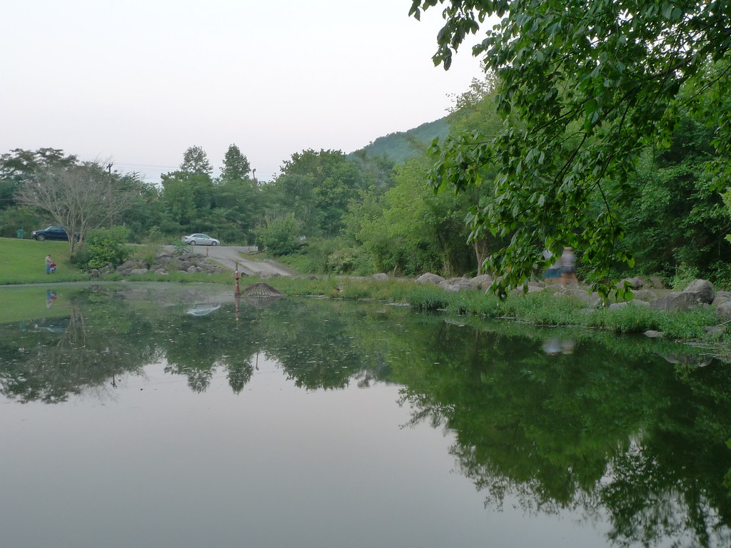 Oxbow Lake 36.900933 82.319017 DM Flickr