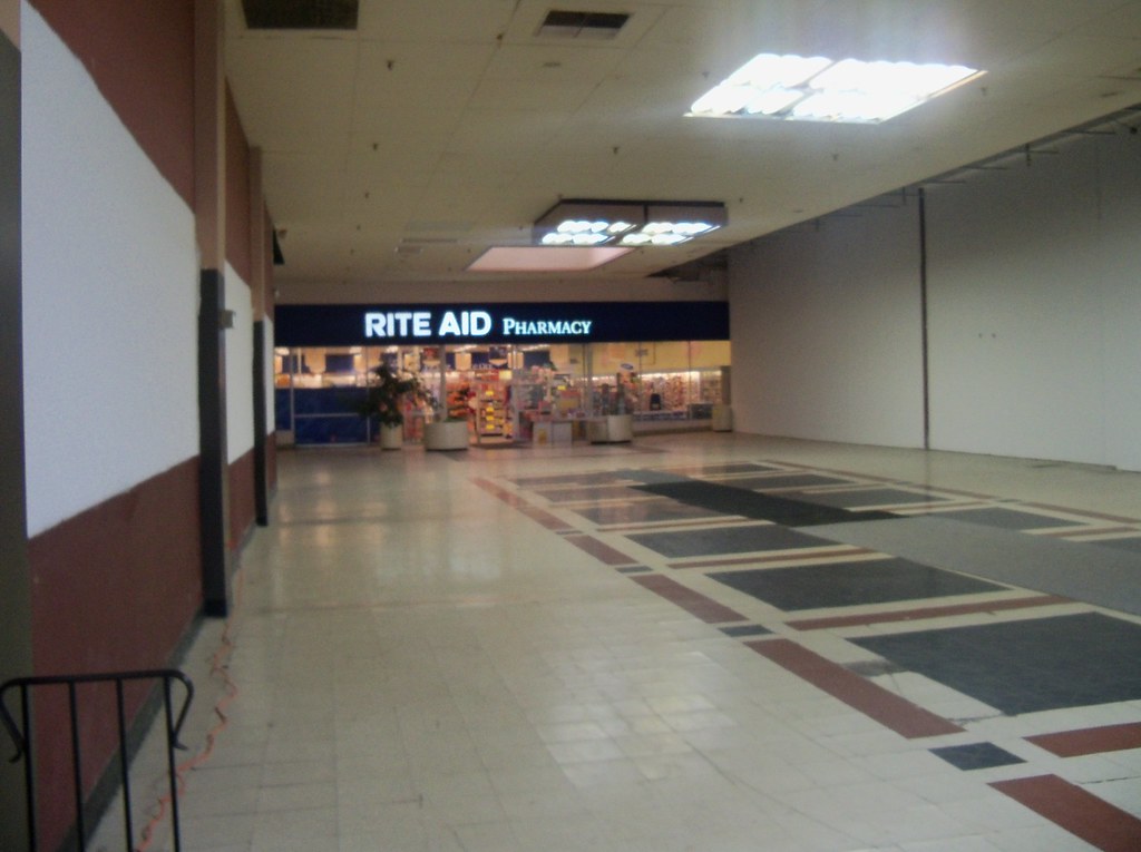 Village Mall Horsham, PA (3) 200 Blair Mill Rd, Horsham;… Flickr