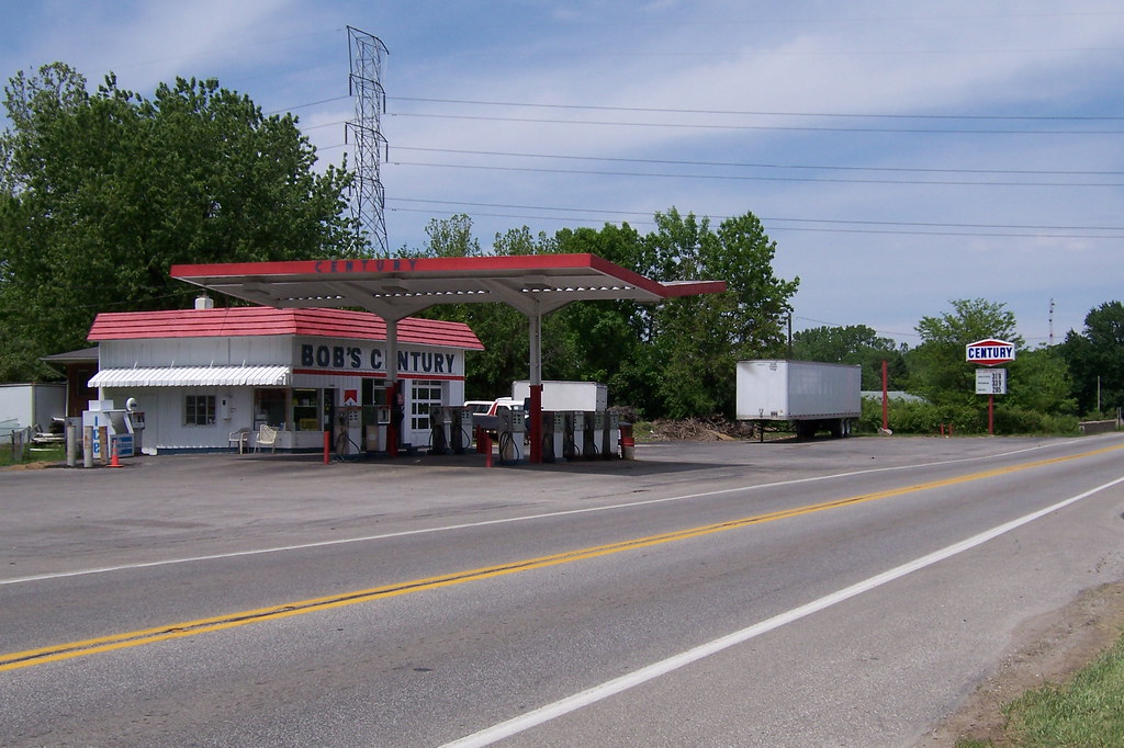 Bob's Century A real throwback of a gas station along Bluf… Flickr