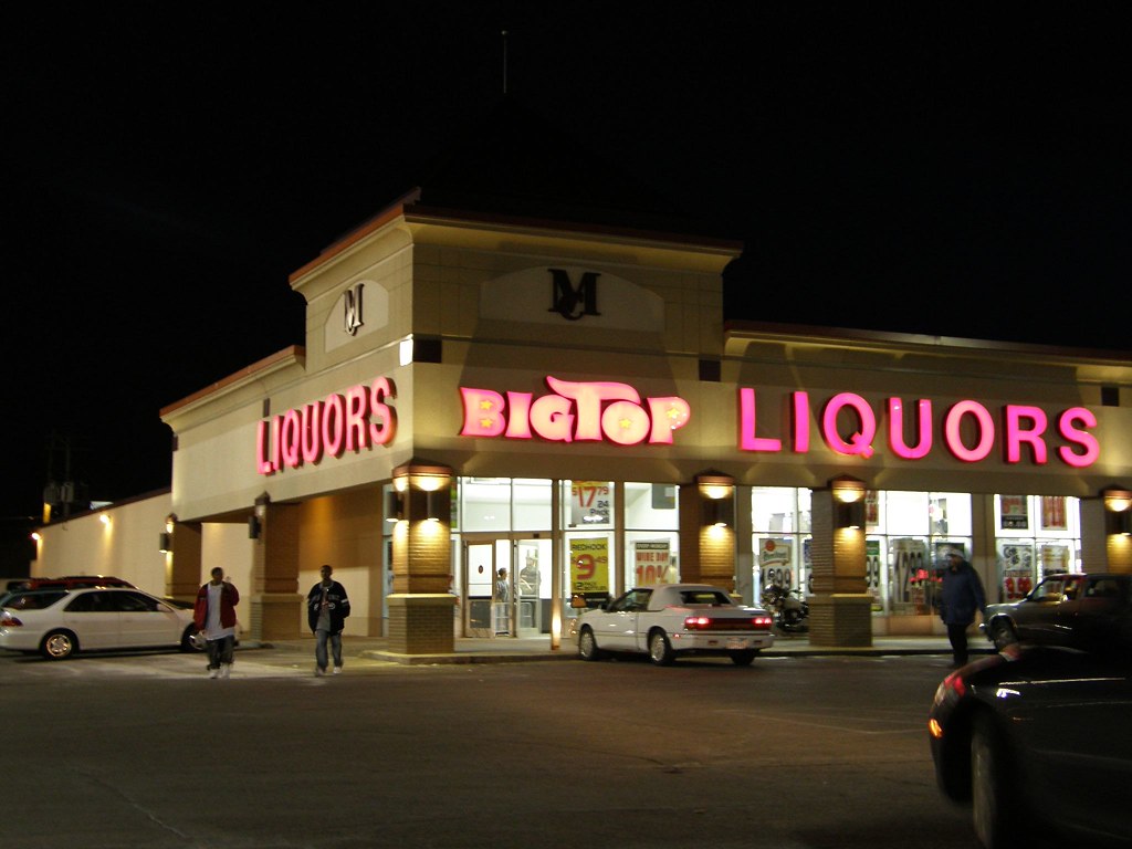 BigTop BigTop Liquors, University Avenue, St. Paul, MN. Ap… Flickr