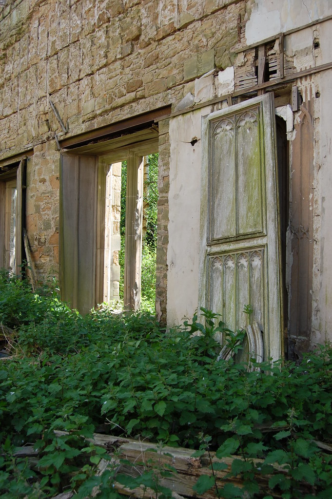 Crawford Priory, Springfield, Fife A remarkable ruined cou… Flickr