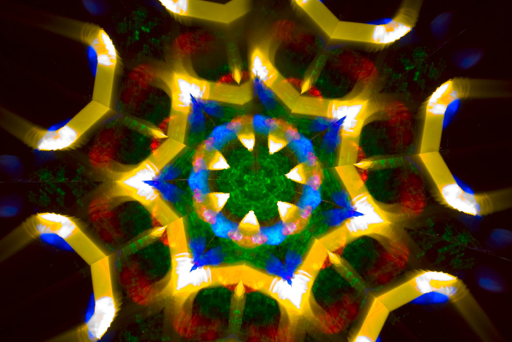 Kaleidoscope test Faffing about with mirrors, LEDs, drinki… Flickr