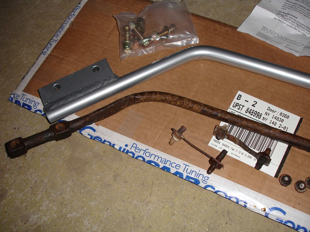 Comparisson Every single bolt head snapped off of the nut … Flickr