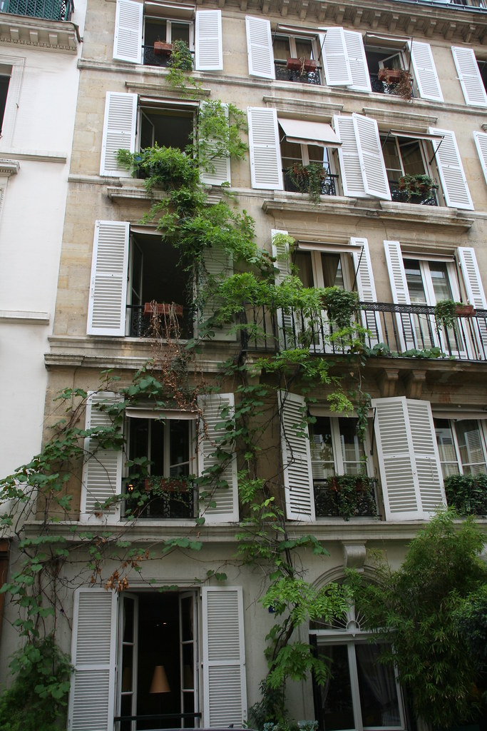 Rue du Pré aux Clercs Umberto Luparelli Flickr