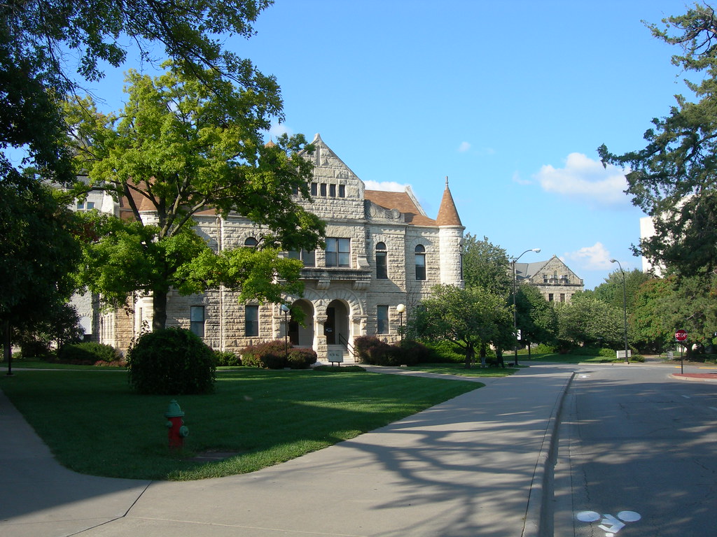 Holton Hall On the campus of Kansas State University in Ma… Flickr