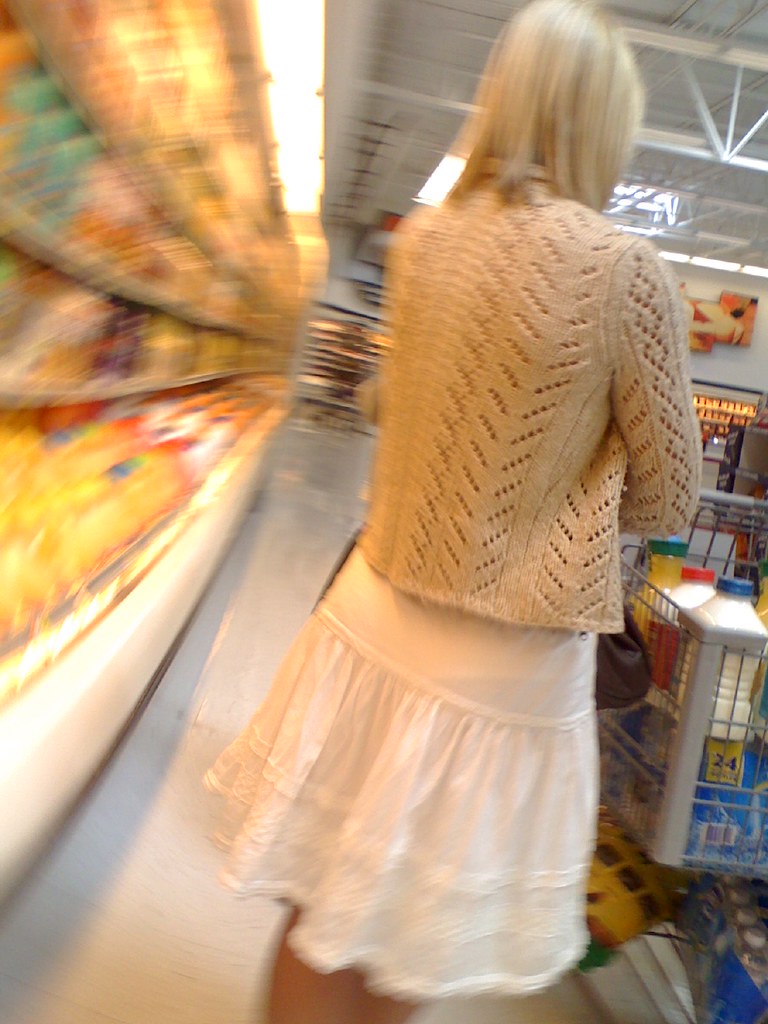 Girl Walmart 20080322 skillcrane* Flickr