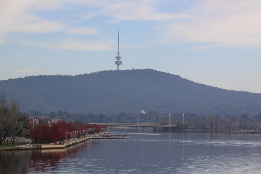 Bicycle riding around Lake Burley Griffin in Canberra on21… Flickr