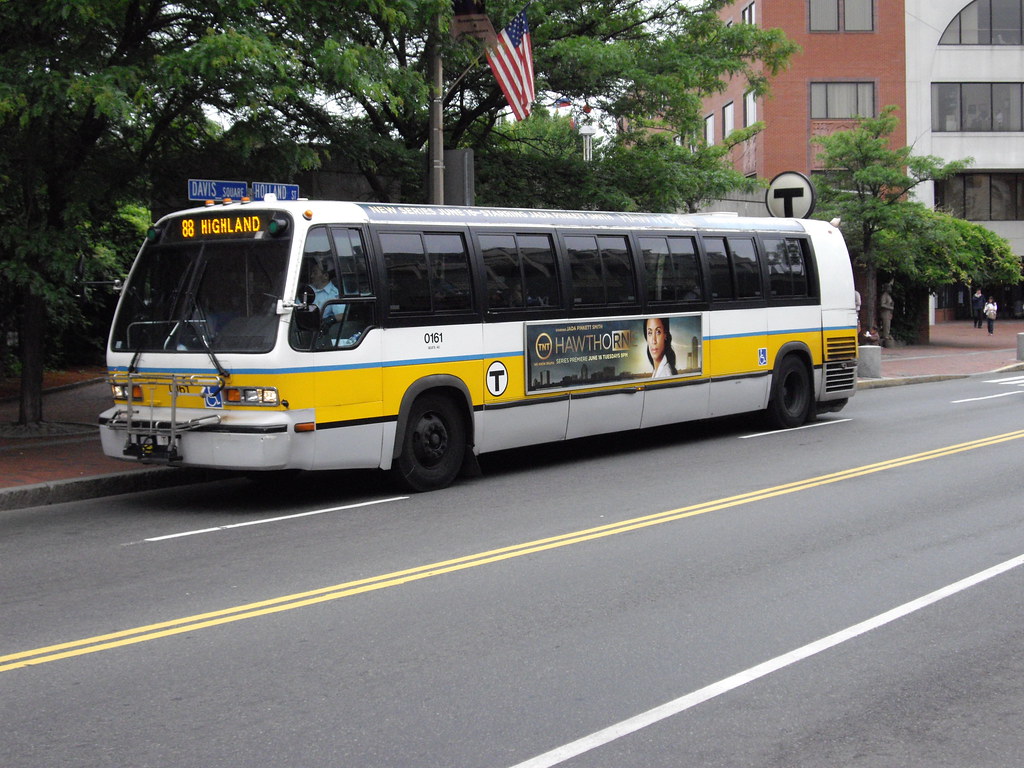 MBTA BOSTON BUS RTS 0161 side 0161 on the 87 Lechemere rou… Flickr