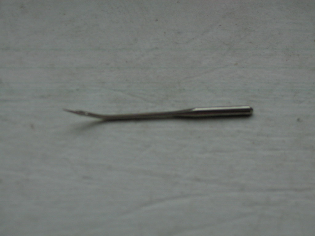 bent needle a bent sewing machine needle on an unfortunate… Flickr