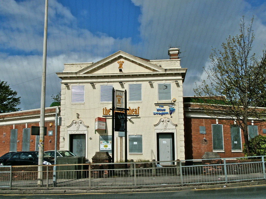The Wheatsheaf Huyton, Liverpool Corner of Archway Road … Flickr