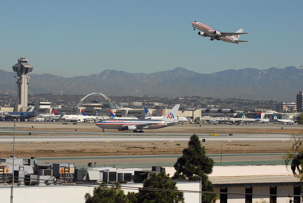 Imperial Hill, LAX. Planespotter's Paradise! The view from… Flickr