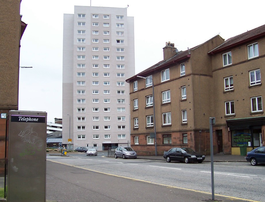 Kilblain Court, Greenock Refurbished high flats at Kilblai… Flickr