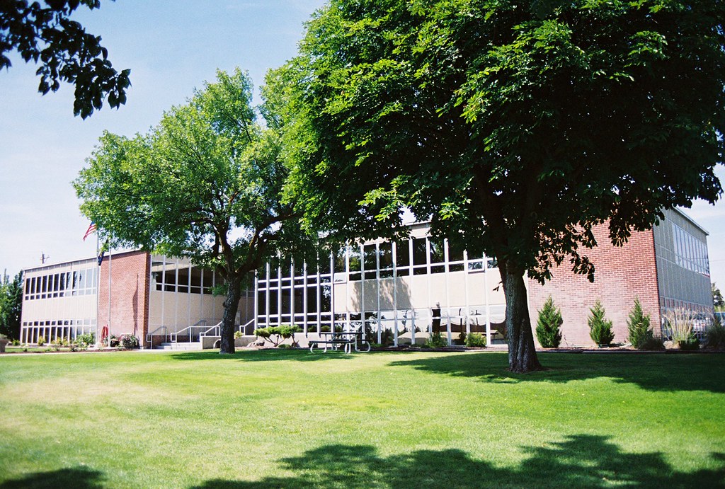 Gilliam County Courthouse Gilliam County Courthouse in Con… Flickr