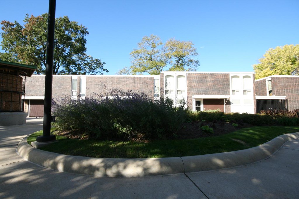 Sandburg Village Townhomes (5) Photos of the Sandburg Vill… Flickr