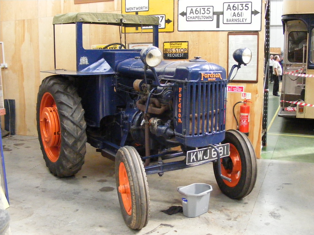 Tractor Fordson Major KWJ681 South Yorkshire Transport Mu… Flickr