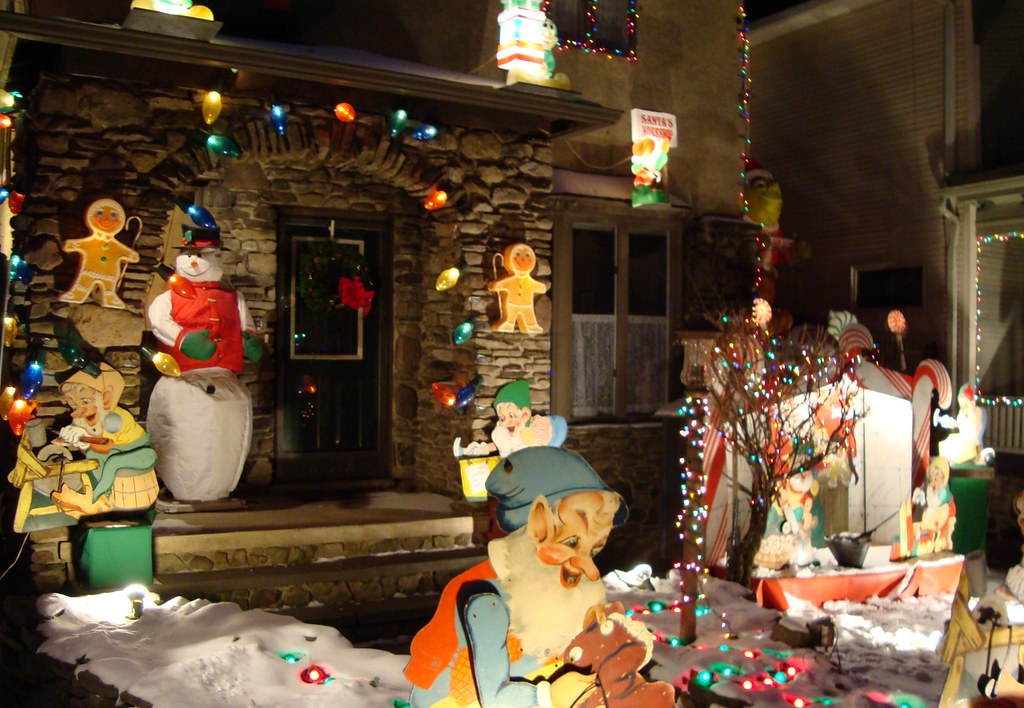 Xmas Display Scranton, PA Closeup of the front entrance o… Flickr