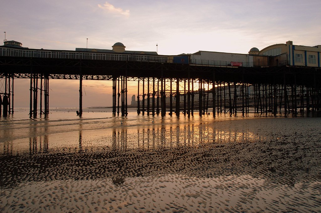Hastings Pier at Low Tide © 2007 Terry Russell All rights … Flickr