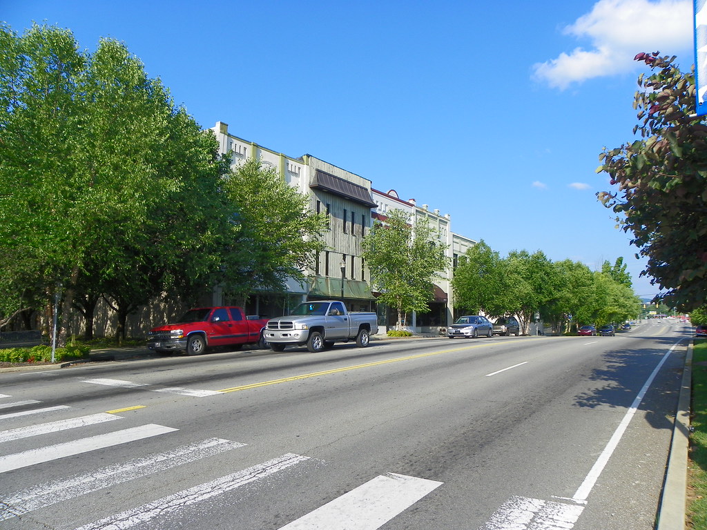 Beautiful Downtown Sparta, Tennessee East Bockman Way, the… Flickr